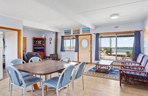Lake Wangary House | About Windward - Budget Property With Million $ Views