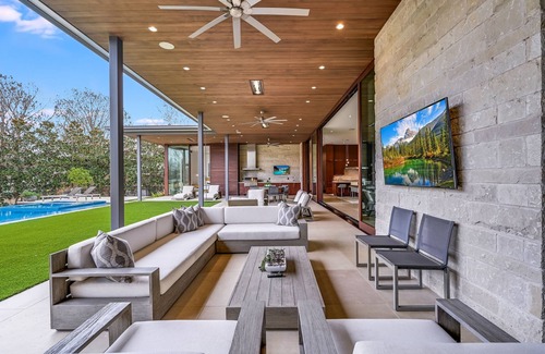 Austin House | Above Austin Anthem | Modern Luxury I Waterfront | Pool/Spa I Pickleball