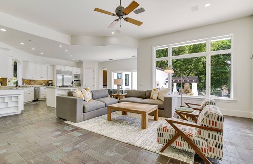 Austin House | Above Casa Paradiso I Waterfront I Lake Austin I Pool&Spa I Game Room