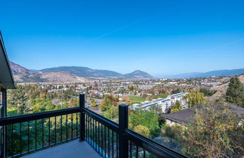 Okanagan-Similkameen Bed & Breakfast | Above the Beach Guest Suites
