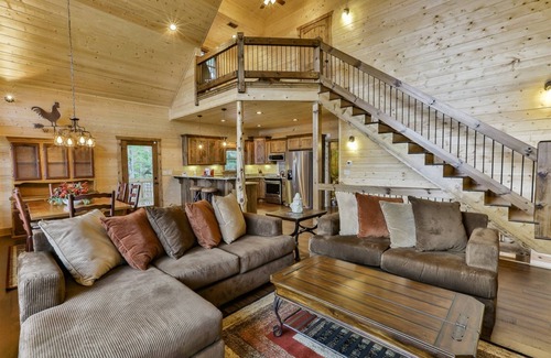 Jasper Cabin | Above The Clouds | Talking Rock, GA