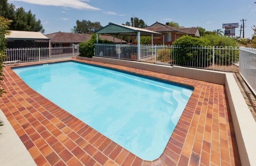 East Tamworth Hotel | Abraham Lincoln Motel