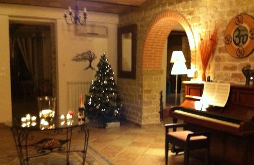 Castiglione Messer Raimondo Villa | Absolutely beautiful 5 star historic farmhouse, stunning pool- unbelievable view