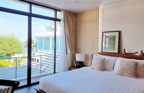 Pak Nam Pran Villa | Absolute Beachfront - 4 Bedrooms Pool Villa