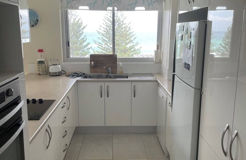 Miami Apartment | Absolute Beachfront Burleigh Heads. Large 2 bedroom 2 bath Apartment
