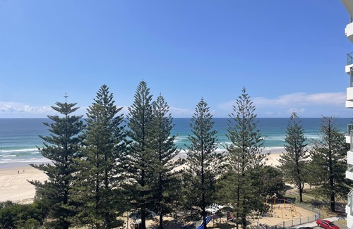 Miami Apartment | Absolute Beachfront Burleigh Heads. Large 2 bedroom 2 bath Apartment