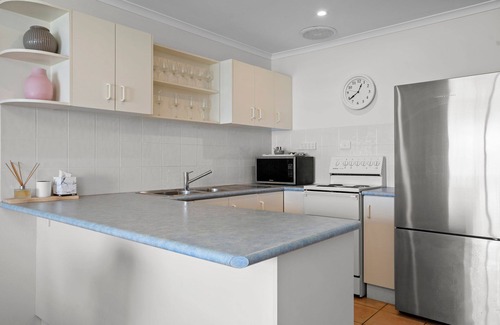 North Creek Apartment | Absolute Beachfront Apartment 9T