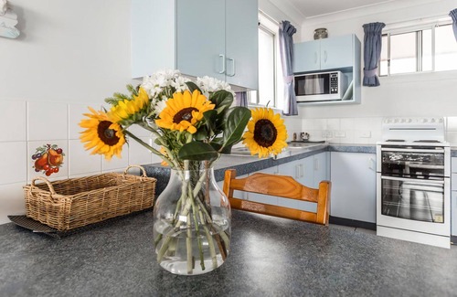 North Creek Apartment | Absolute Beachfront Apartment 3T