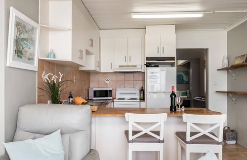 North Creek Apartment | Absolute Beachfront Apartment 8B - 1 bedroom