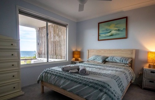 Minnie Water Apartment | Absolute Beachfront Getaway - Seascape Beach