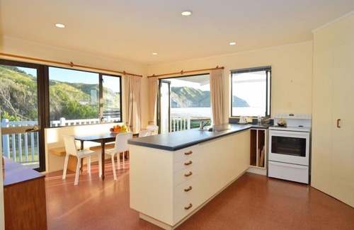 Mahia House | Absolute Beachfront.