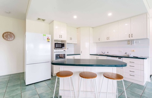 Yeppoon Apartment | Absolute beachfront - and your own private swimming pool!?