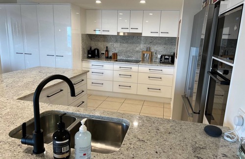 Kings Beach Apartment | ABSOLUTE BEACHFRONT LUXURY LARGE PENTHOUSE on QLD's SUNSHINE COAST