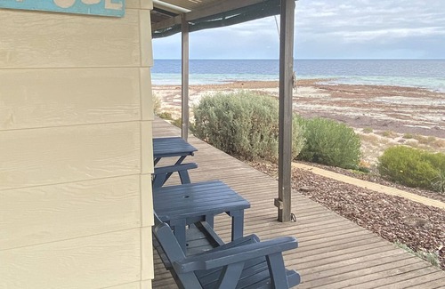Moonta Bay House | Absolute Beachfront nestled between Moonta Bay and Port Hughes