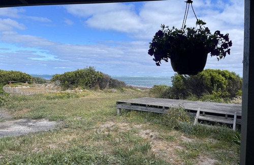 Limestone Coast House | ABSOLUTE BEACHFRONT SHACK IN NENE VALLEY - steps to the beach