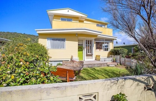 Waiwera House | Absolute Beachfront Holiday Home!