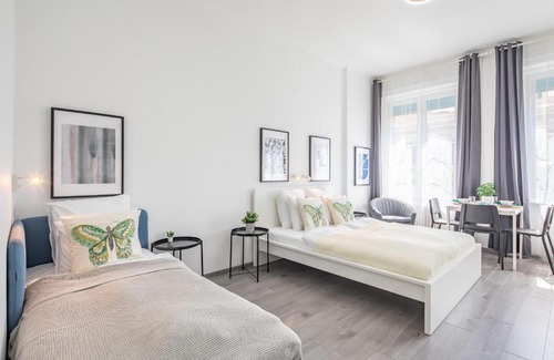 Jozsefvaros Apartment | Absolute Central - NEW - Sunny