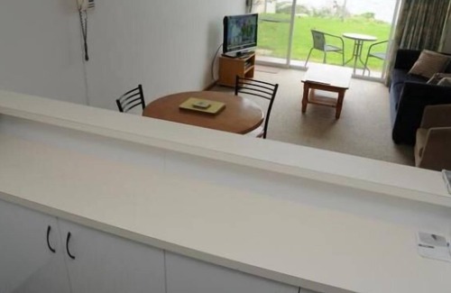 Port Lincoln Apartment | ABSOLUTE WATERFRONT 2 BEDROOM UNIT