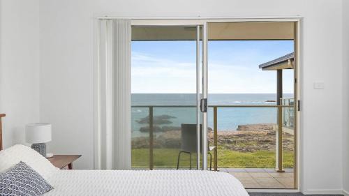 Anna Bay House | Absolute Waterfront Anna Bay