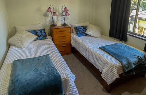 Silverwater House | Absolute waterfront house in quiet bay
