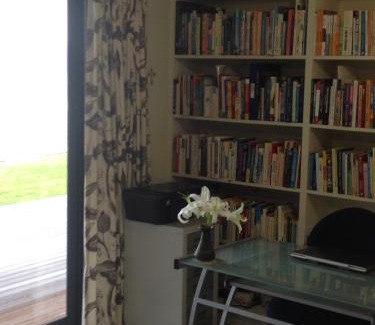 Clarks Beach Apartment | Absolute Waterfront Serenity Near Auckland