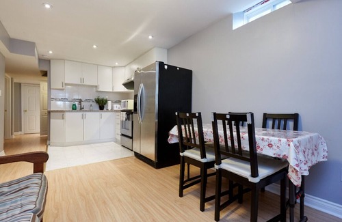 Richmond Hill Apartment | Absolutely Beautiful Walkout Basement Apartment
