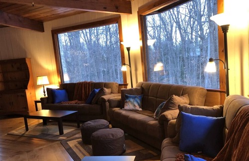 Georgina Cottage | Absolutely Stunningly Beautiful, Private and Secluded Cottage 40 Minutes from Toronto!
