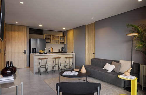 Las Lomas I Apartment | AC-Deluxe-Balcony-Jacuzzi-916