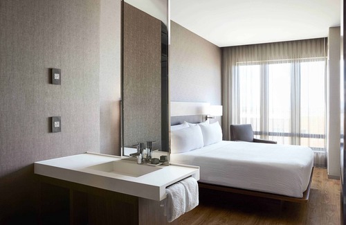 South Loop Hotel | AC Hotel Bloomington Mall of America