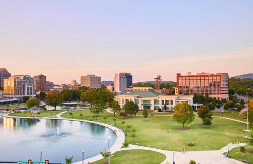 Huntsville Hotel | AC Hotel by Marriott Huntsville Downtown