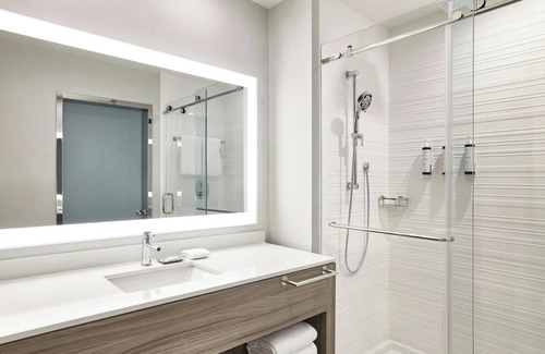 Chesterfield Hotel | AC Hotel by Marriott St. Louis Chesterfield