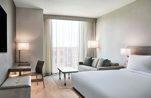 Chesterfield Hotel | AC Hotel by Marriott St. Louis Chesterfield