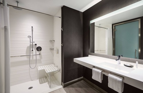 Financial District Hotel | AC Hotel by Marriott Kansas City Downtown