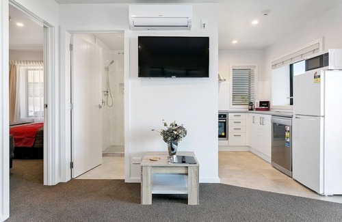 Taupo Hotel | Acacia Lake View Motel