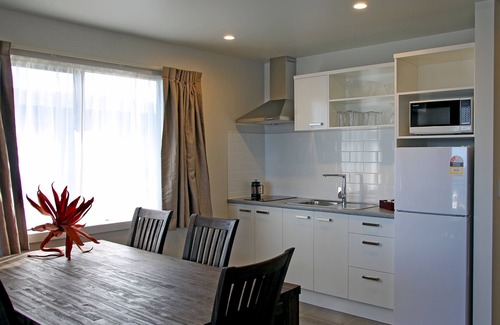 Taupo Hotel | Acacia Lake View Motel