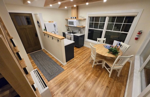 Northeast Harbor Apartment | Acadia National Park- Bar Harbor Maine 2nd Story + Gym Access
