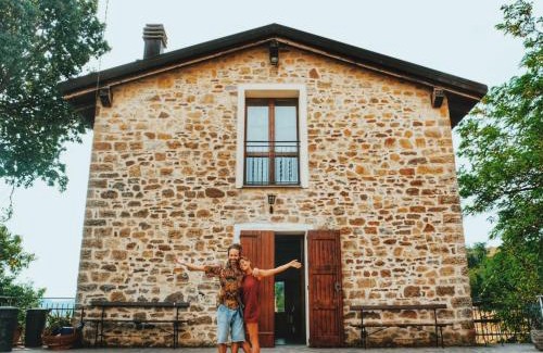 Monzuno Cabin | Acatú