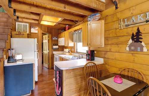 Okeechobee Cabin | Access to Lake Okeechobee: Cabin w/Perks!