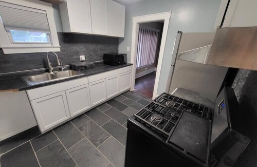 Ferndale House | Access to surrounding Detroit areas including Royal Oak, Ferndale, & Birmingham.