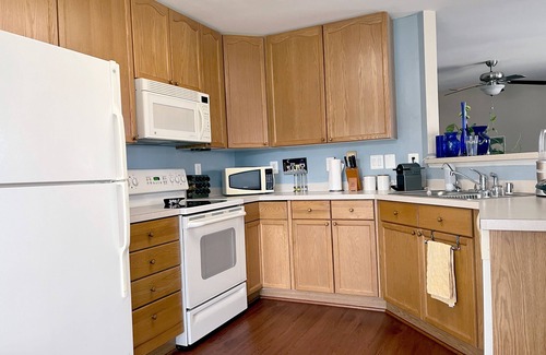 Frederick Condo | Accessible 1 bedroom apartment near downtown Frederick