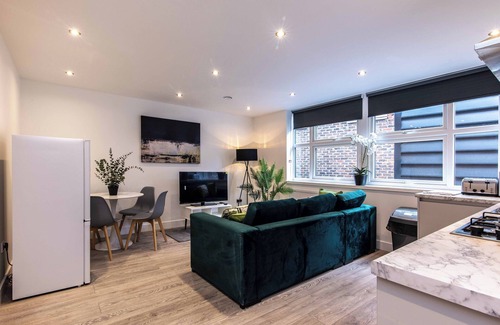Basingstoke Apartment | Accessible 2-Bed Apartment in Central Basingstoke