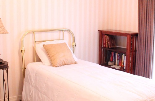 Ruston House | Accessible, family home near downtown Ruston, LA Tech, and the ballpark!