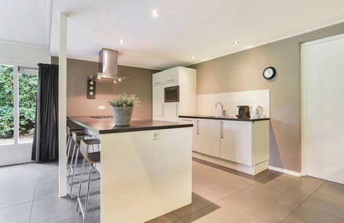 Midlaren House | Accessible Home in a Tranquil Wooded Park