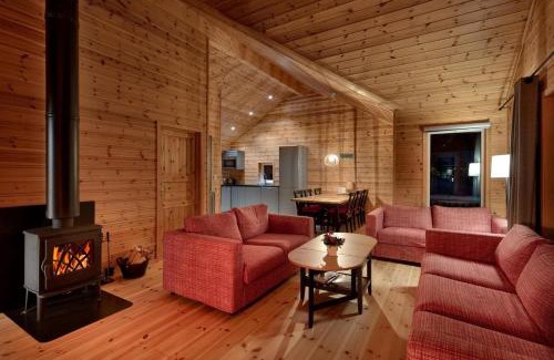 Vradal House | Accessible Nature Cabin with Lake & Mountain Views - Solstråle Hytte