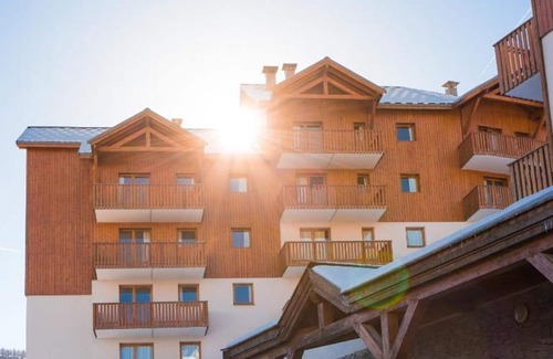 Puy-Saint-Vincent Apartment | Accessible Studio for 2 Near Slopes with Pool and Stunning Views