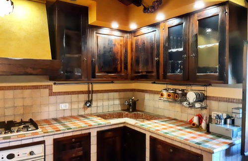 Gambassi Terme Apartment | Accogliente Appartamento Immerso nel Verde con Piscina