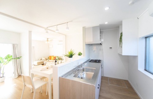 Kuwana House | Accommodates 9 people pets allowed 5 minutes to /Kuwana Mie