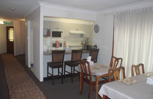 New Lambton Heights House | Accommodation Near John Hunter and Newcastle private Hospital New Lambton Height