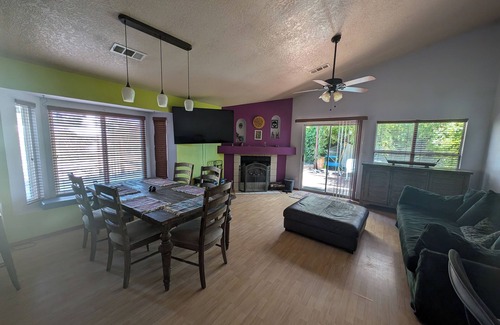 Ladera West House | Accommodating Casa in quiet neighborhood, close to Old Town, Zoo.