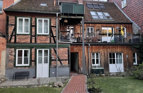 Schwerin Apartment | Accommodation directly at the Schelfkirche with terrace